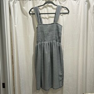 Madewell Dress size Medium. Only worn once. Skirt is lined. Well made dress.